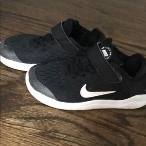 Nike free run preschool shoes size: 11